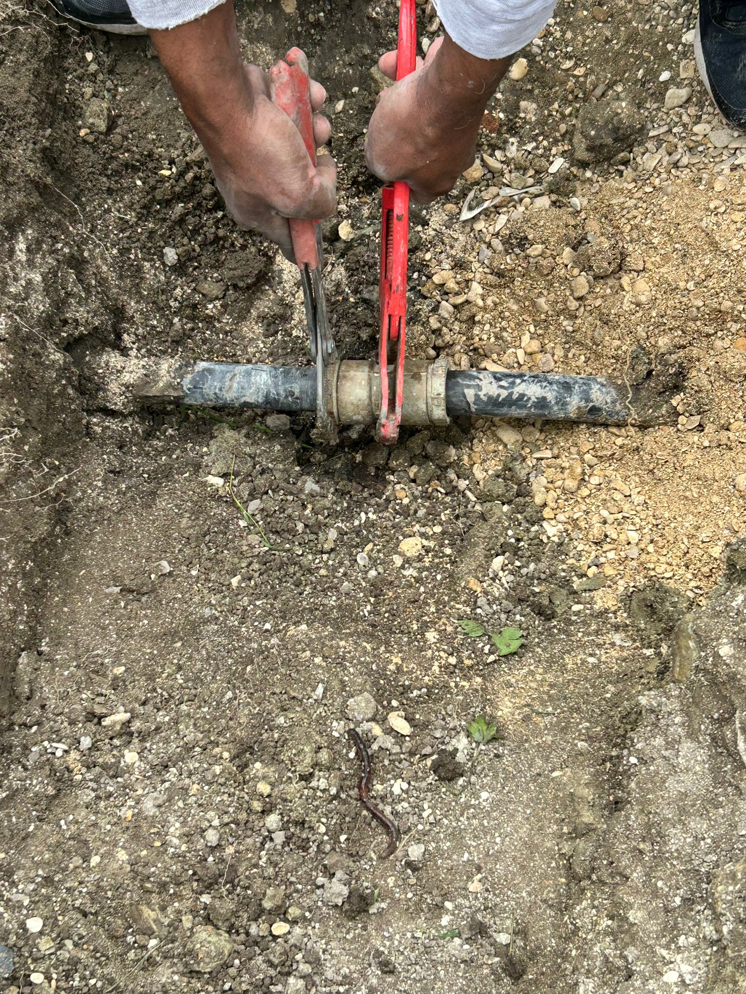 Photo-4-reparation-fuite-exterieure-par-plomberie-moronval