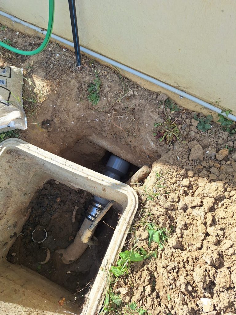 Photo-3-reparation-fuite-eau-exterieur-par-plomberie-moronval