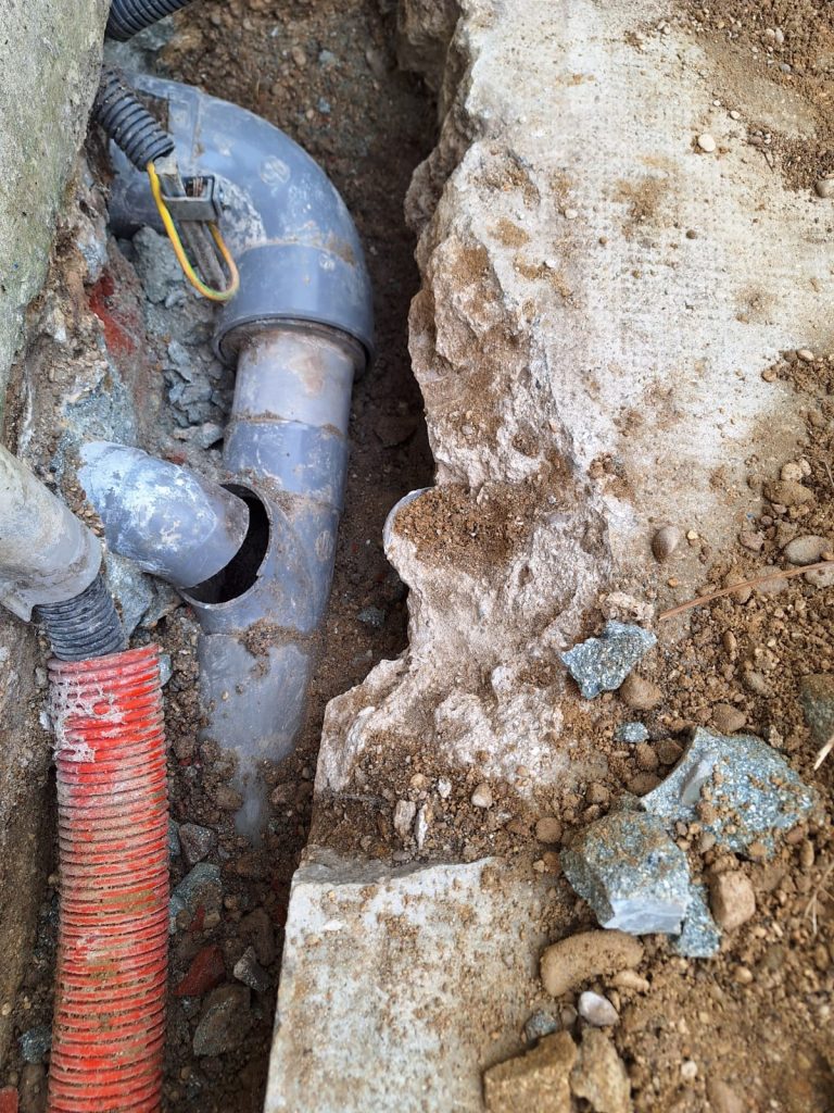 Photo-4-reparation-fuite-eau-exterieur-par-plomberie-moronval