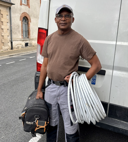Photo-plombier-reims-olivier-moronval-gerant-plomberie-moronval